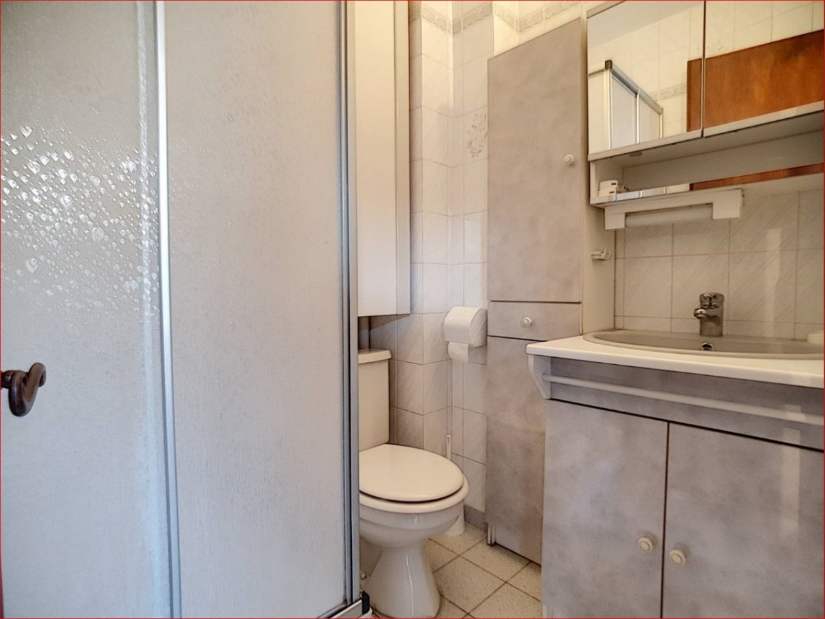 Retour-aux-Neiges-1-salle-de-bain-location-appartement-chalet- Les-Gets