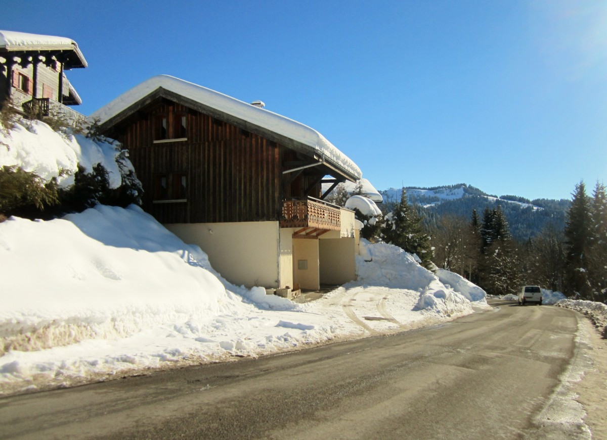 Rose-des-Vents-vue-exterieur--location-appartement-chalet-Les-Gets