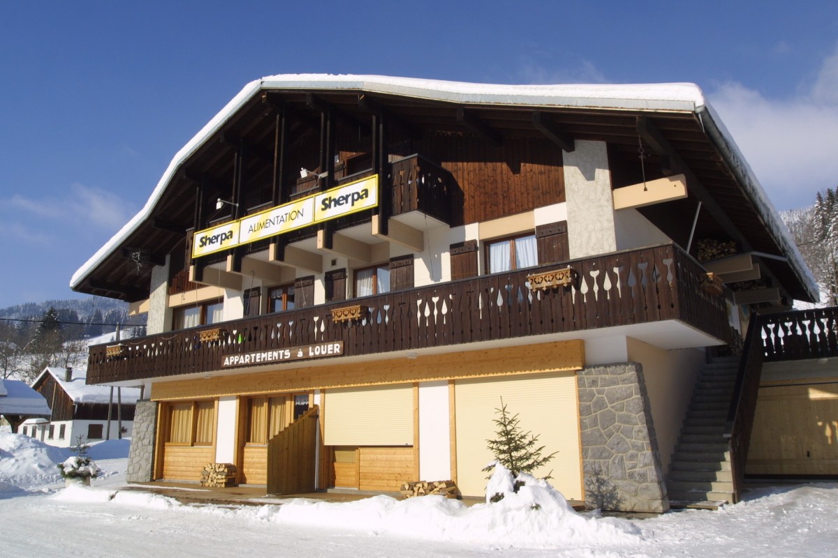 Sherpa-Noisette-exterieur-hiver-location-appartement-chalet-Les-Gets