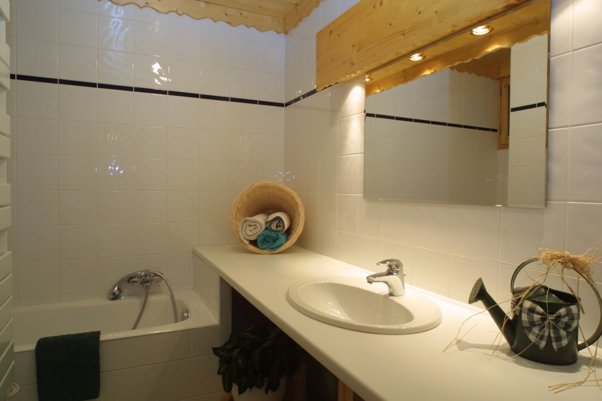 Sherpa-Noisette-salle-de-bain-location-appartement-chalet-Les-Gets