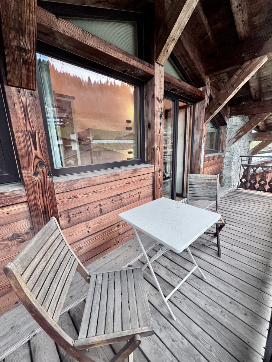Teleporte-chambre-hors-piste-lit-double-lits-superposes-balcon-location-appartement-chalet-Les-Gets
