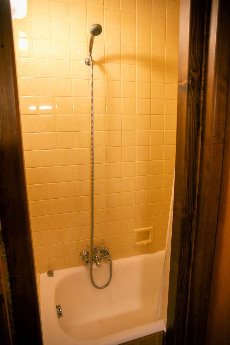 Tournier-C3-salle-de-bain-location-chalet-appartement-Les-Gets