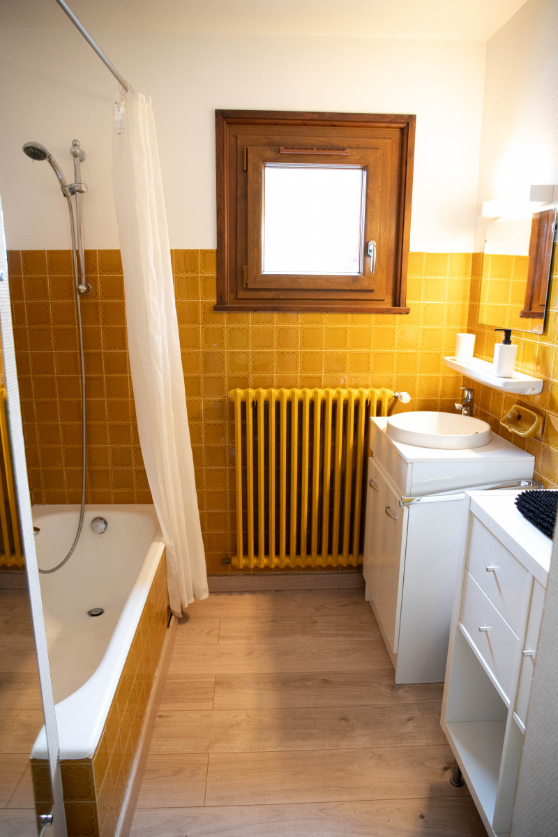 Tournier-C4-salle-de-bain-location-chalet-appartement-Les-Gets