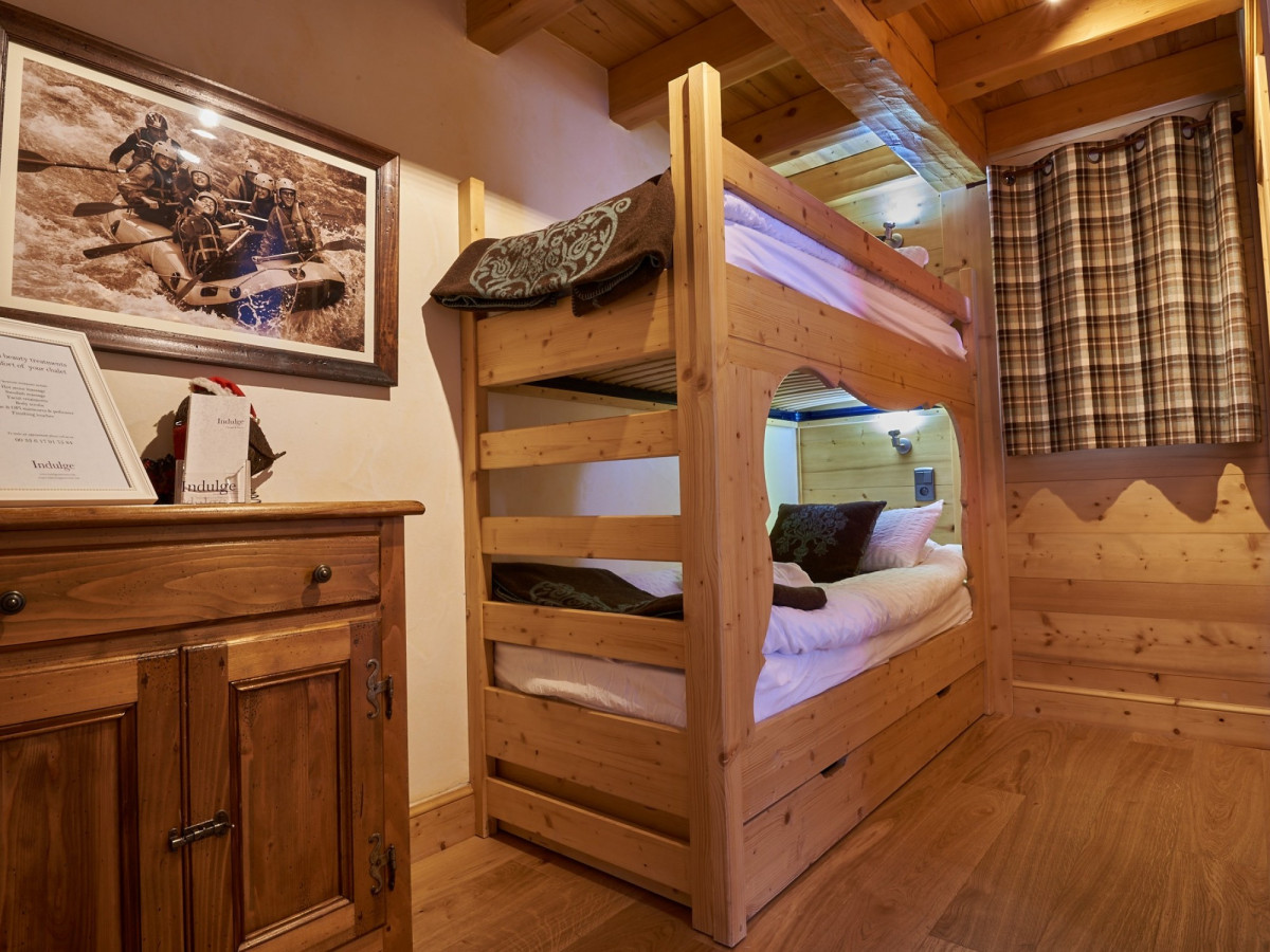 Vinson-chambre-lit-simple-location-appartement-chalet-Les-Gets