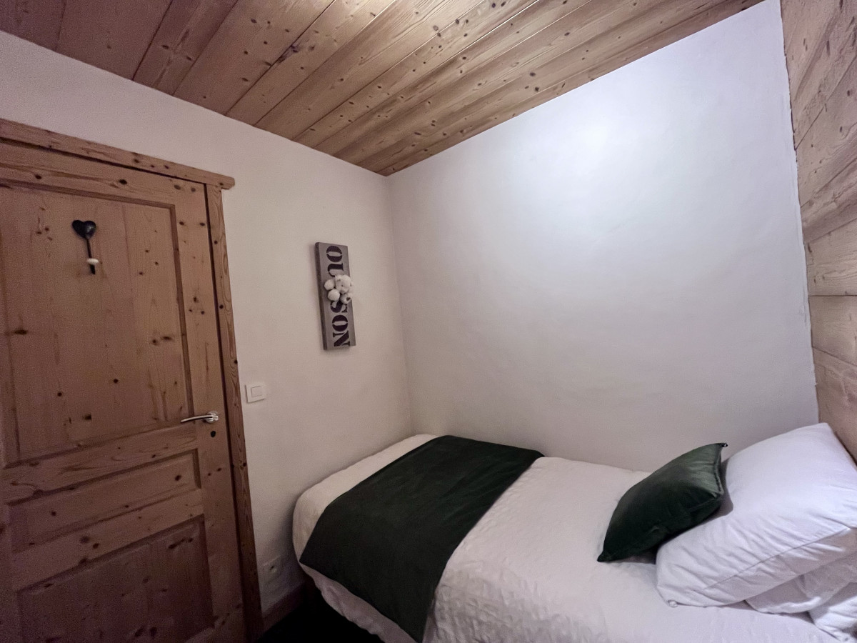 Virolet-chambre-piste-verte-lit-simple-location-appartement-chalet-Les-Gets