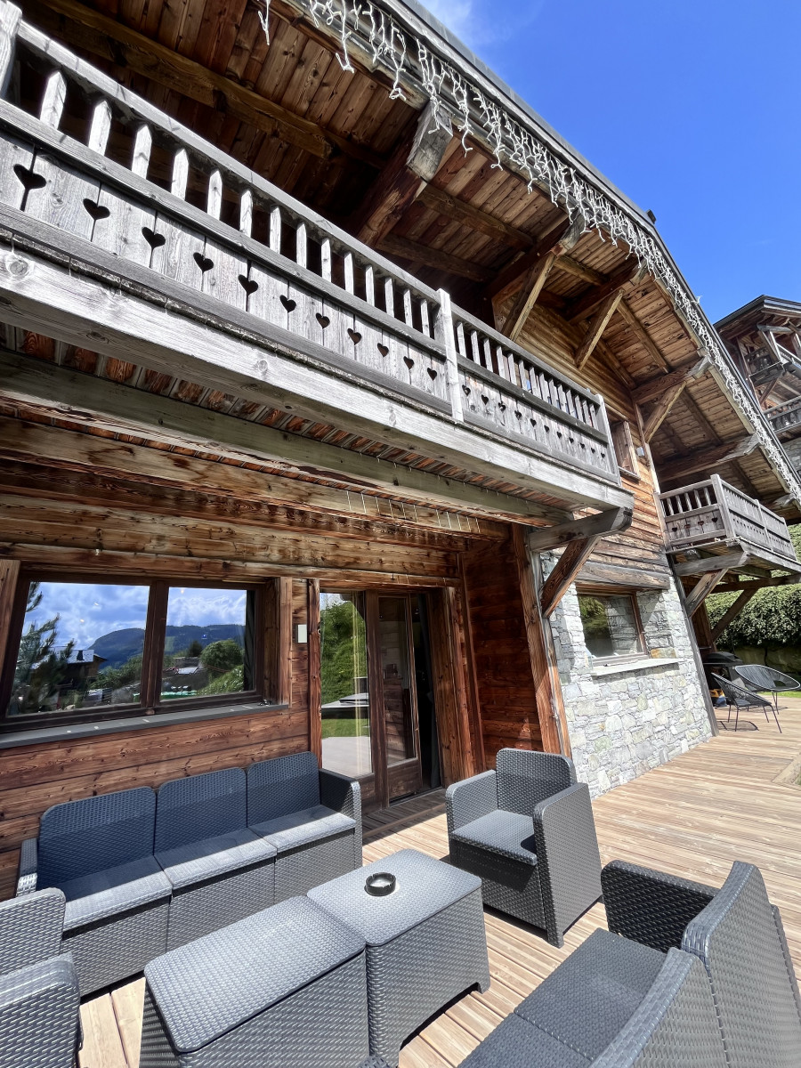 Virolet-exterieur-batiment-hiver-location-appartement-chalet-Les-Gets