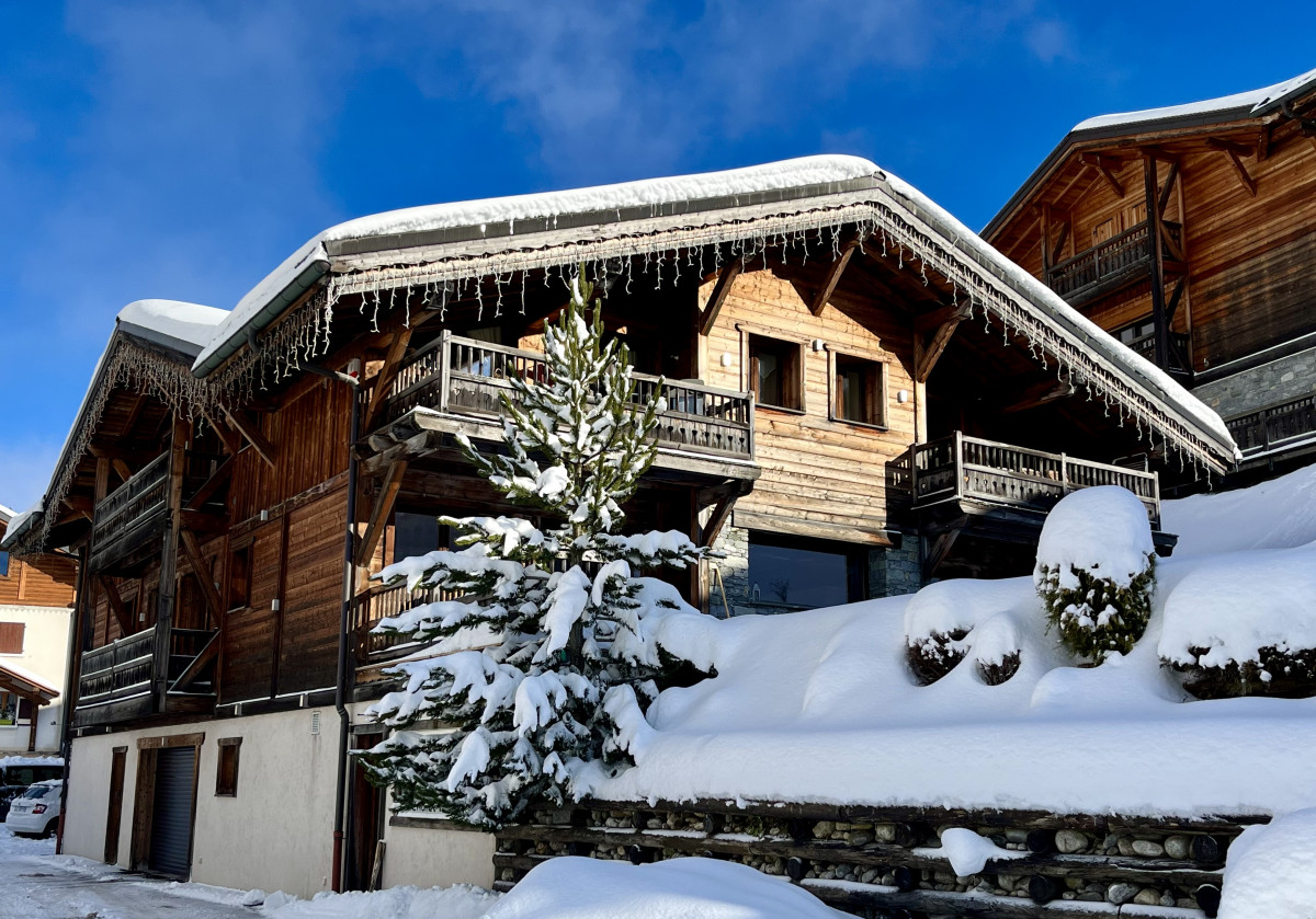 Virolet-exterieur-batiment-hiver-location-appartement-chalet-Les-Gets