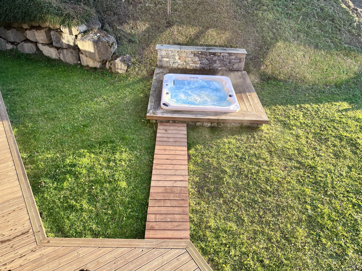 Virolet-jacuzzi-location-appartement-chalet-Les-Gets