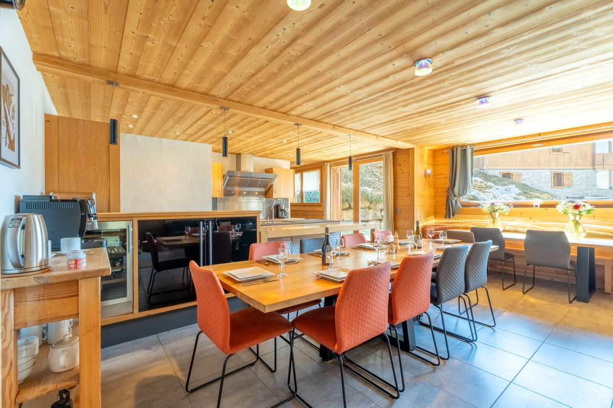 virolet-sejour-table-a-manger-location-appartement-chalet-les-gets-19529775