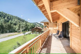 2023-06-elouera-13-balcon-terrasse-location-chalet-appartement-les-gets-14327338