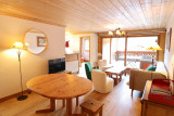_lv_images__lot_0000000111_03_17120125