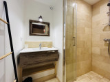 _lv_images__lot_0003220323_08_20439295