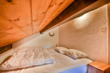 _lv_images__lot_0020392302_08_16829014