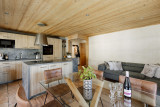 Alpine-nest-sejour-salle-a-manger-cuisine-location-appartement-chalet-les-gets