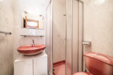 Amaryllis-1-salle-de-bain-location-appartement-chalet-Les-Gets