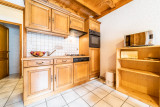 Amaryllis-10-cuisine-appartement-chalet-Les-Gets