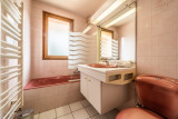 Amaryllis-3-salle-de-bain-appartement-chalet-Les-Gets