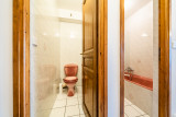 Amaryllis-5-salle-de-bain-toilette-appartement-chalet-Les-Gets