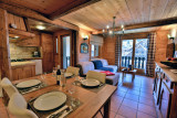 appartement-des-pistes-salon-salle-a-manger-location-appartement-chalet-Les-Gets