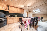 Azalees-7-cuisine-salle-a-manger-location-appartement-chalet-Les-Gets