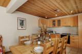 Azallees-5-cuisine-salle-a-manger-location-appartement-chalet-Les-Gets