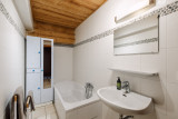 Azallees-5-salle-de-bain-location-appartement-chalet-Les-Gets