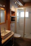 benevy-salle-de-bain-douche-location-appartement-chalet-Les-Gets