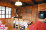 benevy-salon-salle-a-manger-location-appartement-chalet-Les-Gets