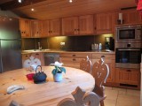 Berthet-Sports-Edelweiss-cuisine1-location-appartement-chalet-Les-Gets