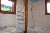 Bleuets-1-salle-de-bain-location-appartement-chalet-Les-Gets