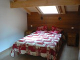 Bleuets-2-chambre-lit-double2-location-appartement-chalet-Les-Gets