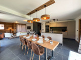 boule-de-neige-102-salle-a-manger-cuisine-salon-location-appartement-chalet-Les-Gets