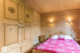 bouton-d-or-chambre1-location-appartement-chalet-Les-Gets