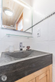 bouton-d-or-salle-de-bain-location-appartement-chalet-Les-Gets