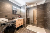 cairn-harmony-dolmen-salle-de-bain-douche-location-chalet-appartement-les-gets-14327383-14355414