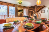 Carmine-Lodge-Marie-des-neiges-salle-manger-location-appartement-chalet-Les-Gets
