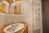 Carry-3-salle-de-bain-location-appartement-chalet-Les-Gets