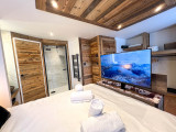 chalet-lumikki-chambre-lit-double-en-suite-location-appartement-chalet-Les-Gets