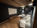 Chalet-Magy-1-salle-de-cinema-location-appartement-chalet-Les-Gets