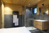 Chalet-Rocade-Mazot-salle-de-bain-douche-location-appartement-chalet-Les-Gets