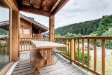 Chalet-Rose-terrasse-location-appartement-chalet-Les-Gets