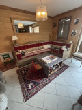 chalune-n60-sejour-canape-location-appartement-chalet-les-gets