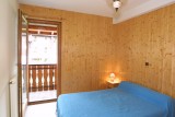 Chamioret-3-Liseron-chambre-lit-double-location-appartement-chalet-Les-Gets