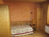 Chapuis-chambre-lit-simple-location-appartement-chalet-Les-Gets