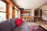 Chaumiere-1-salle-a-manger-salon-location-appartement-chalet-les-gets