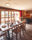Chaumiere-2-salle-a-manger-salon-location-appartement-chalet-les-gets