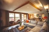 Chaumiere-3-salon-location-appartement-chalet-les-gets