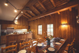Chaumiere-4-salle-a-manger-cuisine-location-appartement-chalet-les-gets