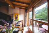 Chaumiere-6-salle-a-manger-terrasse-location-appartement-chalet-les-gets