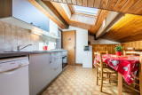 Clos-Chanterelle-séjour-cuisine-location-appartement-chalet-Les-Gets